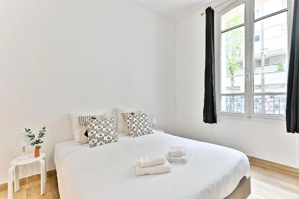 2 Pyrenees Alexandre Dumas Apartment